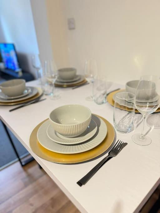 Luxury Cozy 3 Bed Apartment 5Mins From City - Free Parking! Nottingham Exteriör bild