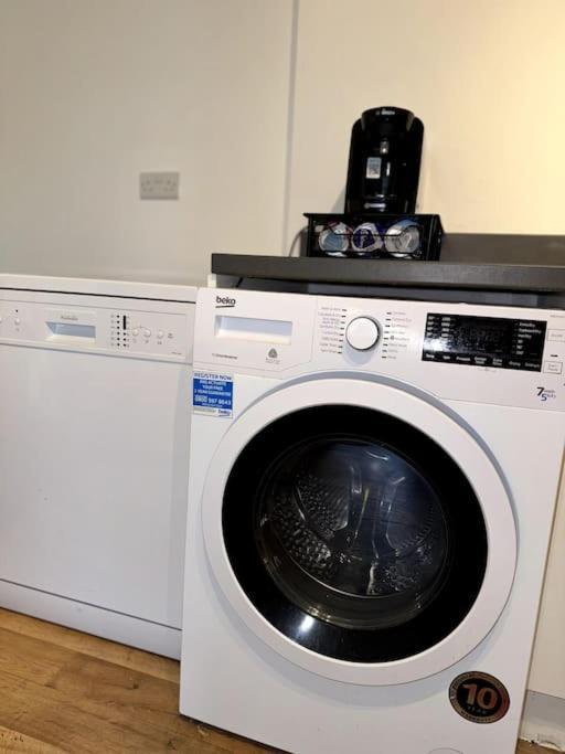 Luxury Cozy 3 Bed Apartment 5Mins From City - Free Parking! Nottingham Exteriör bild
