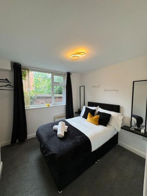 Luxury Cozy 3 Bed Apartment 5Mins From City - Free Parking! Nottingham Exteriör bild