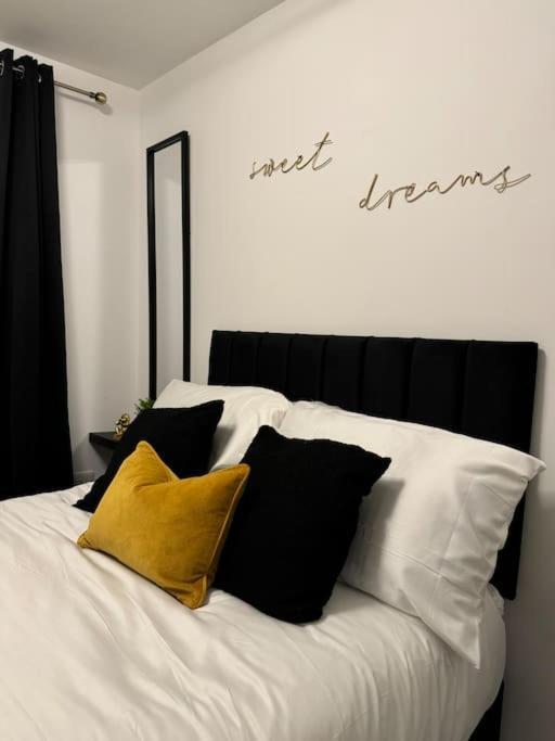 Luxury Cozy 3 Bed Apartment 5Mins From City - Free Parking! Nottingham Exteriör bild